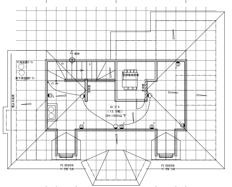 屋根裏の間取り図
